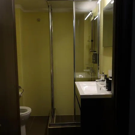 Modern 2 With Parking Paid, 100m From Metro Διαμέρισμα